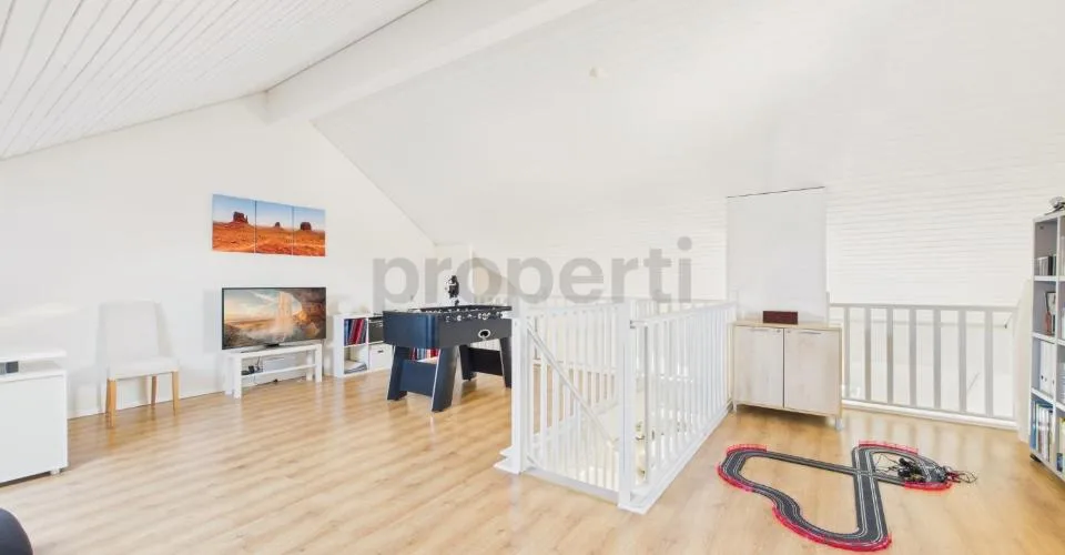 Elegantes 4.5-Zimmer-Apartment mit sonnigem Balkon in Treycovagnes – Foto 23 von 26