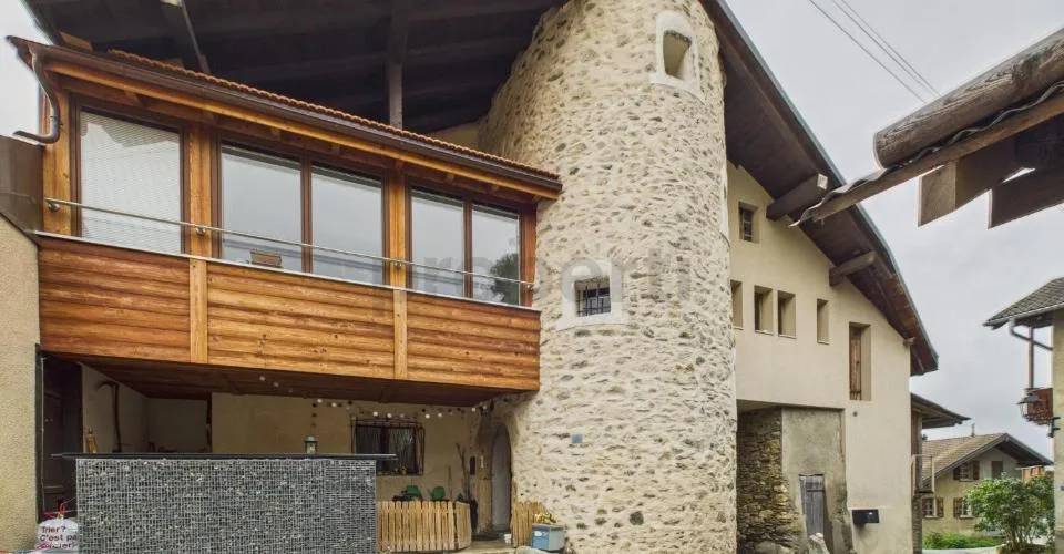 Edificio multifamiliare con potenziale di sviluppo a Savièse (VS) – foto 1 di 26