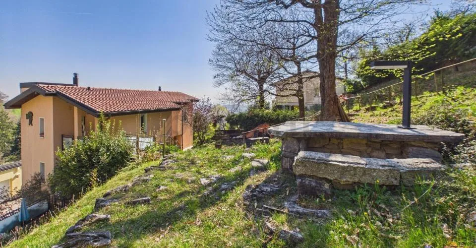 Elegant detached house 6.5 rooms with large garden and parking, Breggia – photo 16 of 27