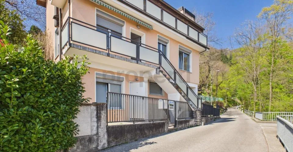 Elegant detached house 6.5 rooms with large garden and parking, Breggia – photo 26 of 27