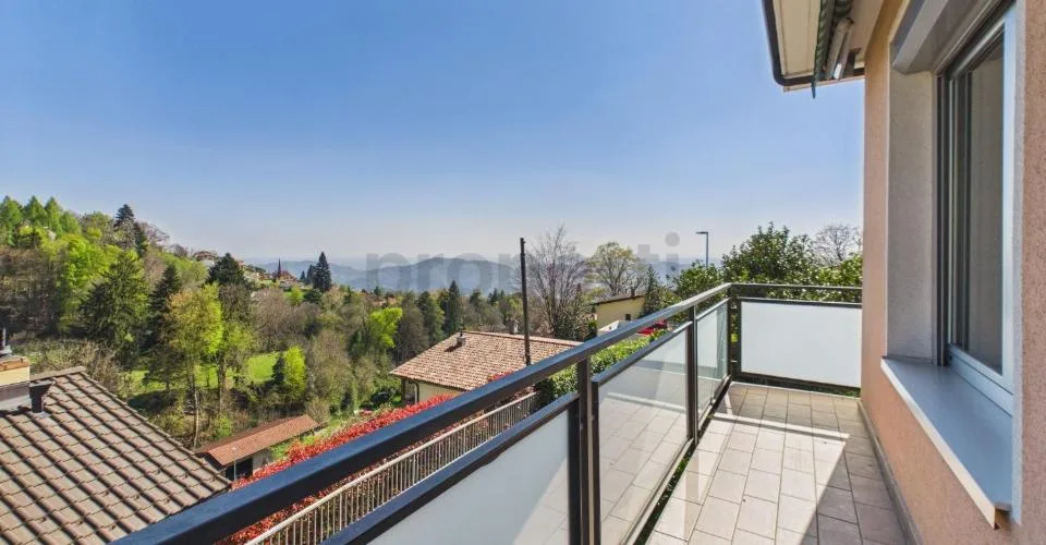 Elegant detached house 6.5 rooms with large garden and parking, Breggia – photo 21 of 27