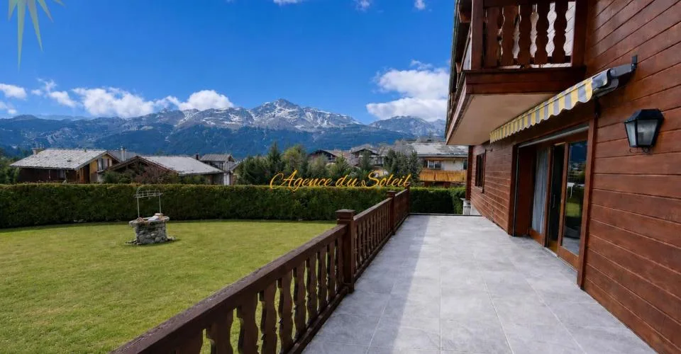 En Exclusivité ! Superbe chalet de 8.5 pièces en bordure du golf Ballesteros à Crans !