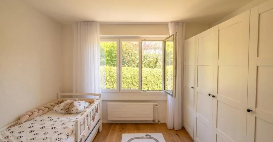 Appartamento moderno e ristrutturato con balcone giardino invernale – foto 24 di 26