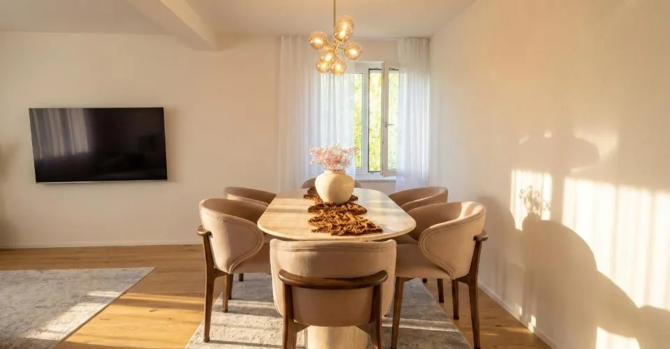 Appartamento moderno e ristrutturato con balcone giardino invernale – foto 18 di 26