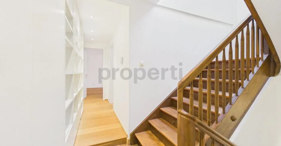 Neu renovierte 6.5-Zimmer-Attikawohnung mit sonnigem Balkon in Basel – Foto 5 von 24