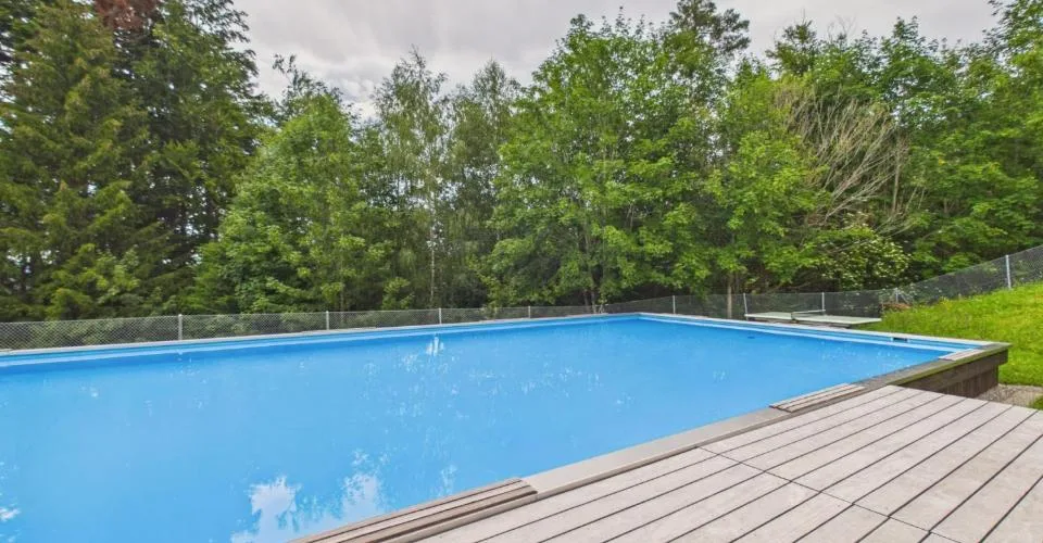 Casa familiare idillica con giardino soleggiato e piscina a Trogen AR – foto 25 di 28