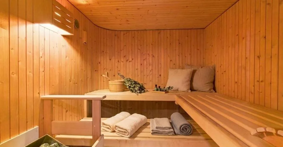 Grosszügiges 6.5-Zimmer-Einfamilienhaus mit Pool & Garage, Binningen – Foto 25 von 27