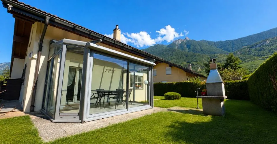 EINZELNE VILLA MIT 5,5 ZIMMERN, GARTEN UND VERANDA IN SAXON – Foto 4 von 24