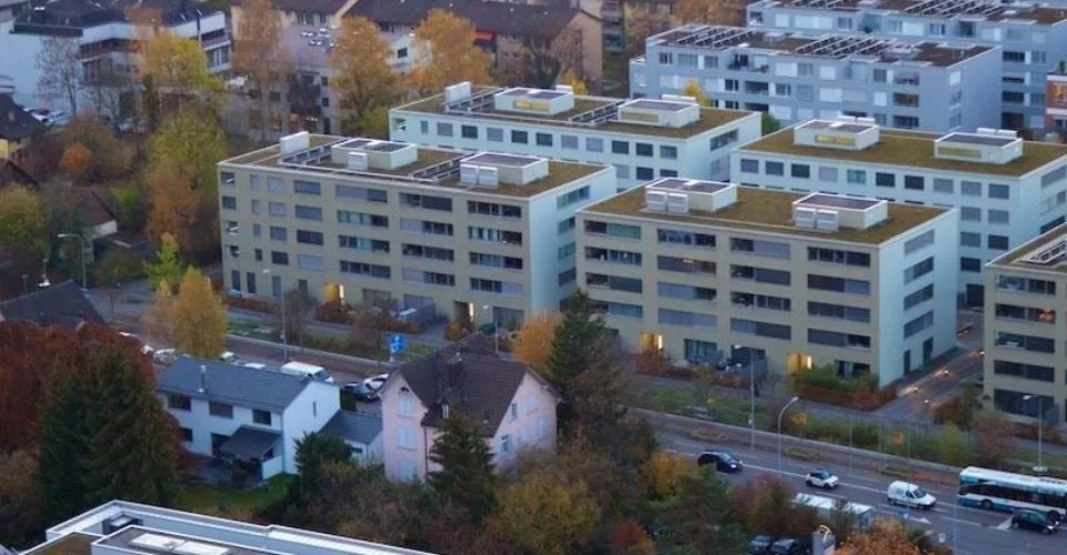Moderne Wohnung mit Loggia, 2 Nasszellen, Waschturm