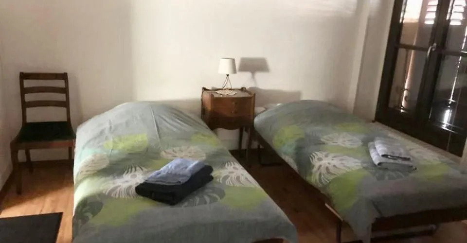 Petit studio meublé au 1er étage (proche Sallaz)