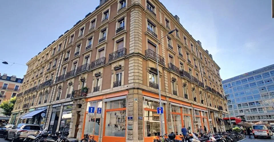 Charmant appartement de 4 pièces au 3ème étage.