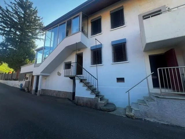 Magnifique appartement de 3 pièces, situé dans un quartier calme et paisible, au cour d'un agréable environnement entouré de vignes.