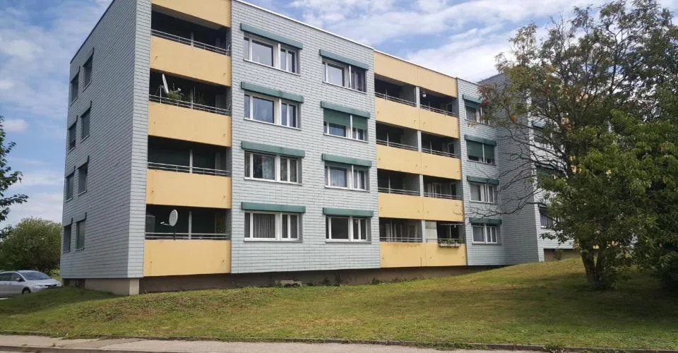Spacieux 4 pièces avec balcon et place de parc-garage