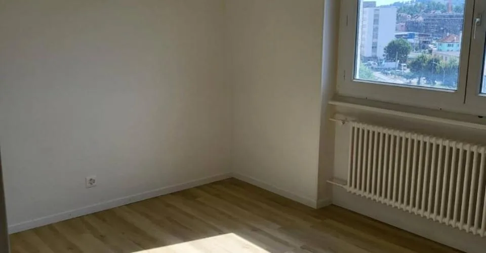 3 Zimmer Wohnung in La Chaux-de-Fonds – Foto 2 von 3