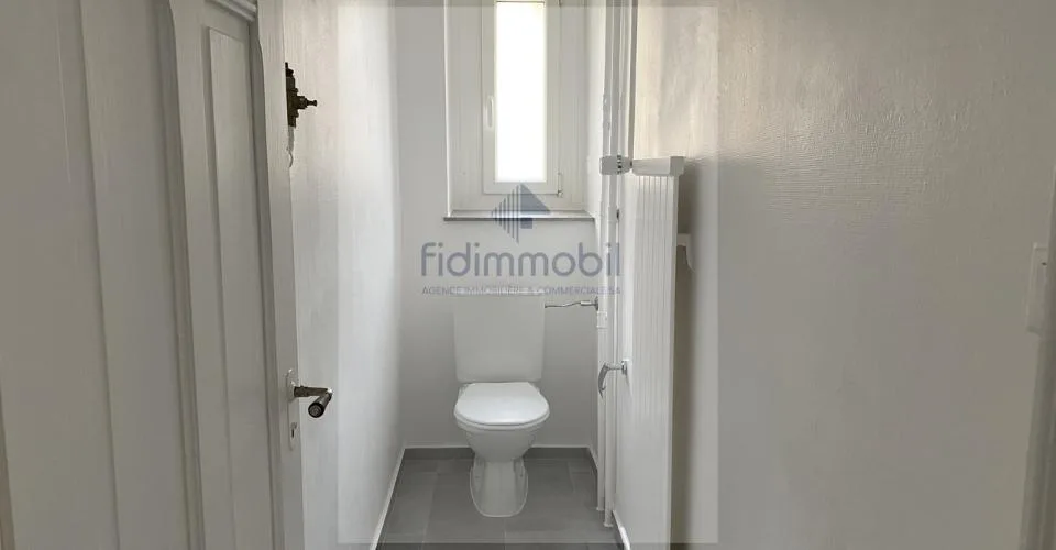 Magnifique appartement de 3 pièces, entièrement rénové – photo 8 sur 9