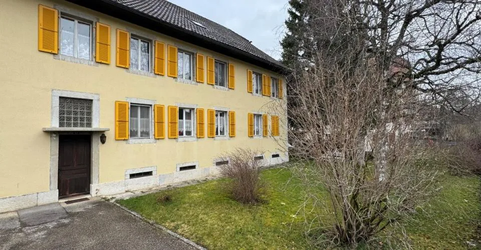 À louer . Appartement rénové de 3.5 pièces de 67m2