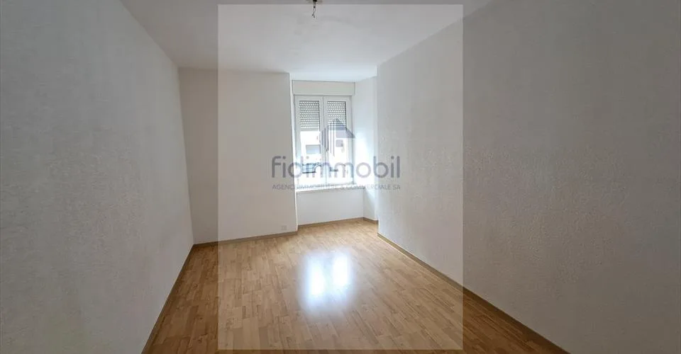 4 Zimmer Wohnung, 2400 Le Locle