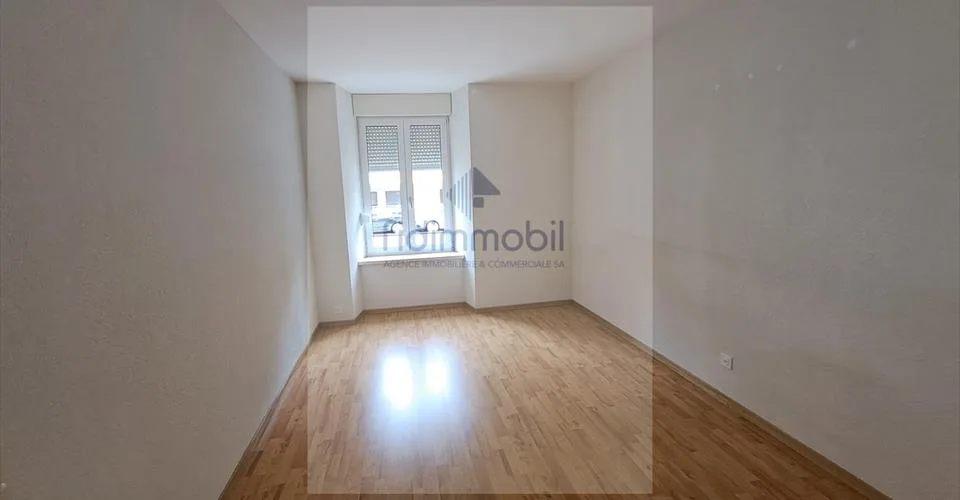 4 Zimmer Wohnung, 2400 Le Locle