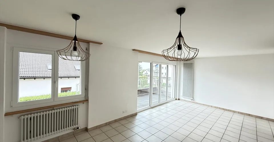 Grande pièces à vivre avec spacieux balcon – photo 4 sur 7