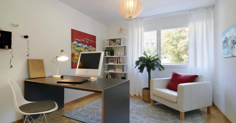 Bel appartement traversant partiellement rénové de 3.5 pièces situé au 1er étage