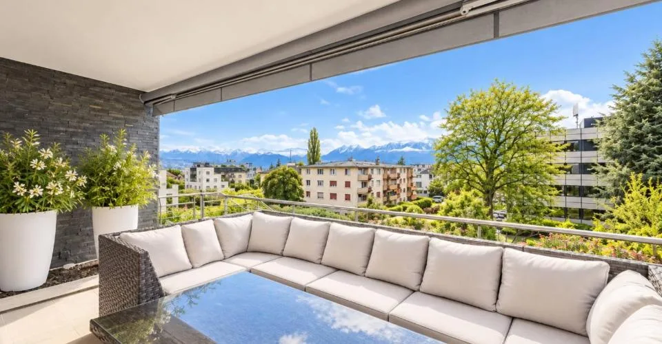 Duplex-Wohnung mit contemporary Architektur, eigenem Garten und Blick auf die Alpen in Pully Sud – Foto 5 von 21