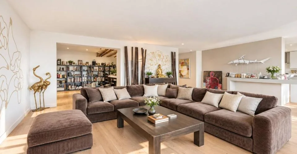 Duplex-Wohnung mit contemporary Architektur, eigenem Garten und Blick auf die Alpen in Pully Sud – Foto 2 von 21