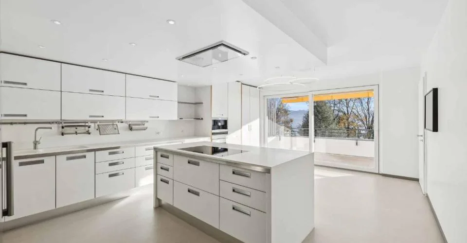 Exceptional attic with a magnificent view of the lake – photo 4 of 23