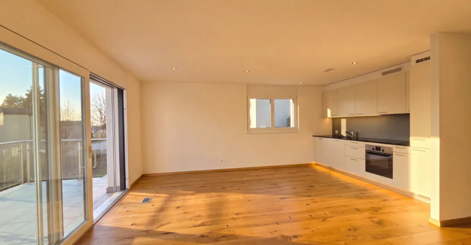 BEL APPARTEMENT DE 4.5 PIÈCES AU 1ER ÉTAGE