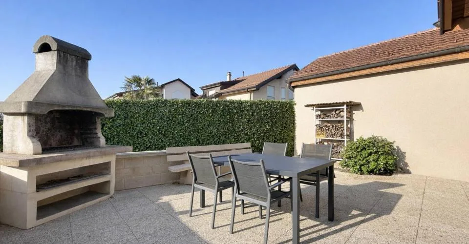 Villa mit beheiztem Pool und freier Sicht in Villars-Sainte-Croix – Foto 10 von 25