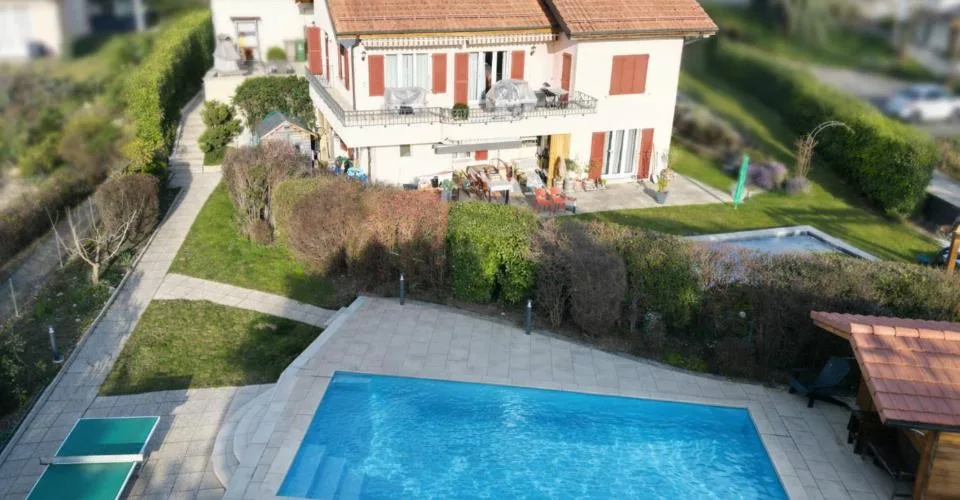 Villa mit beheiztem Pool und freier Sicht in Villars-Sainte-Croix – Foto 13 von 25