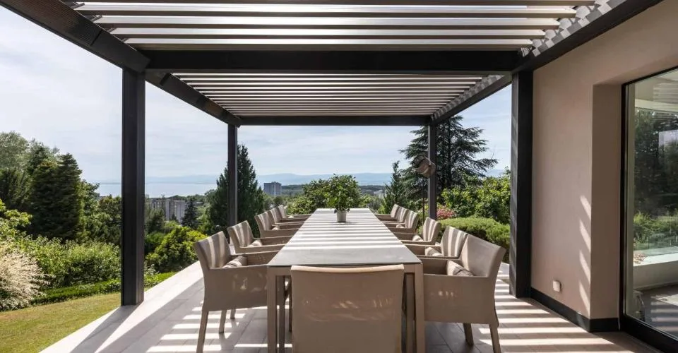 Zeitgenössische Eleganz mit Panoramablick auf den Genfersee – Foto 4 von 26