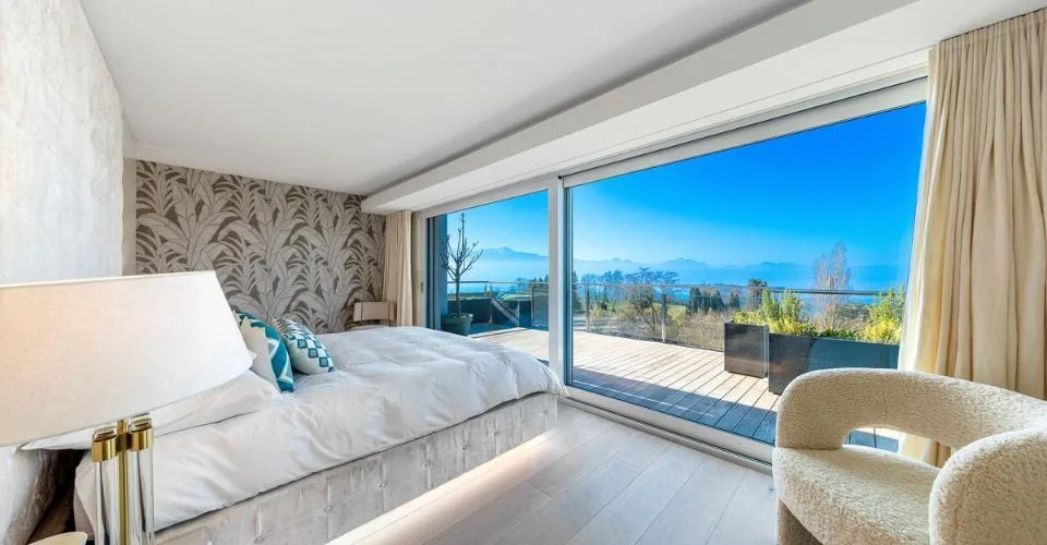 Prächtiges Attikapartment mit 180-Grad-Panoramablick auf den See und die Alpen – Foto 8 von 25