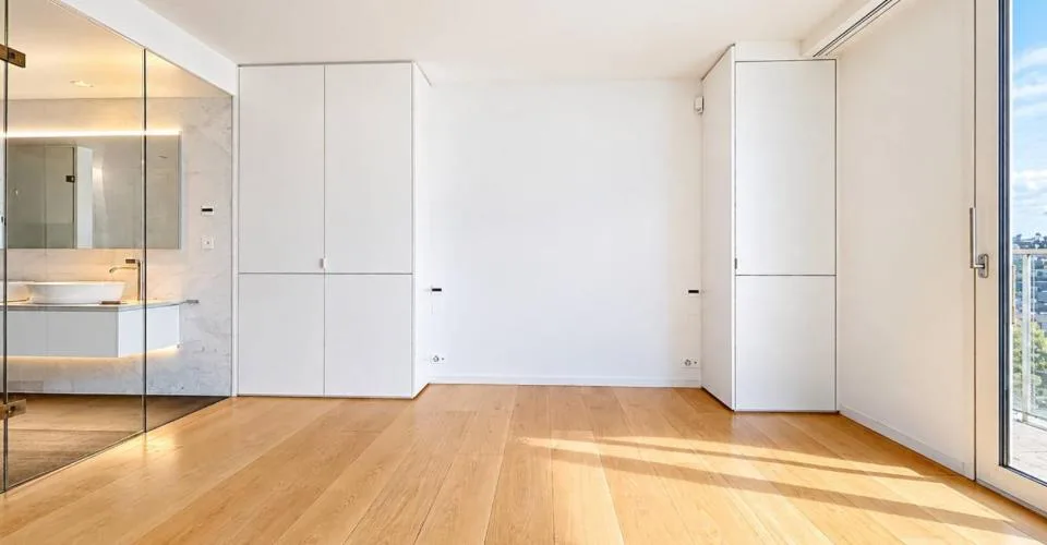 LUXUS UND EXKLUSIVITÄT ZWEI SCHRITE VOM SEE ENTFERNT - geräumiges 4-Zimmer-Wohnung mit Durchgang – Foto 6 von 26