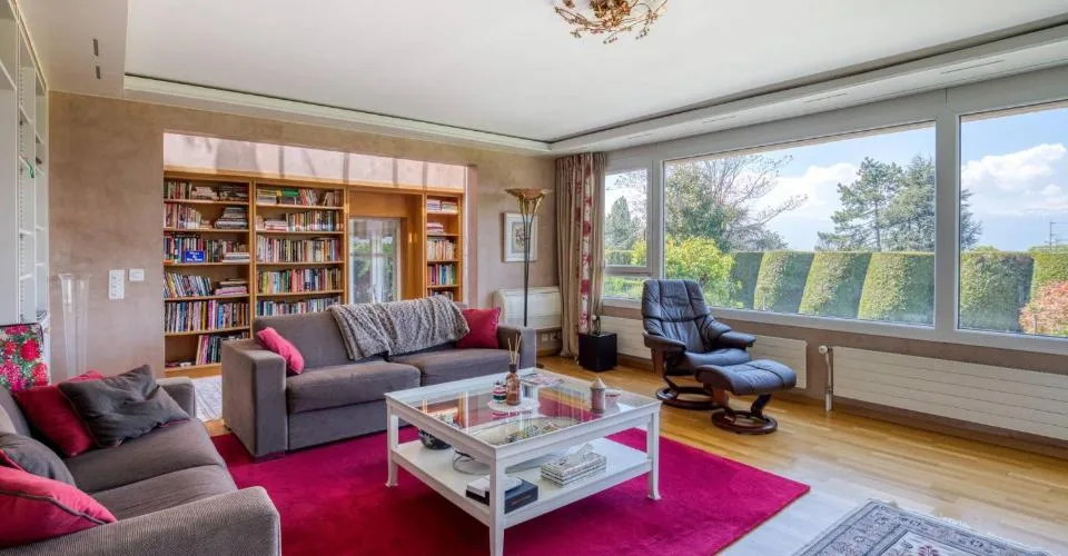Charmante maison à rénover avec vue sur lac – photo 12 sur 17