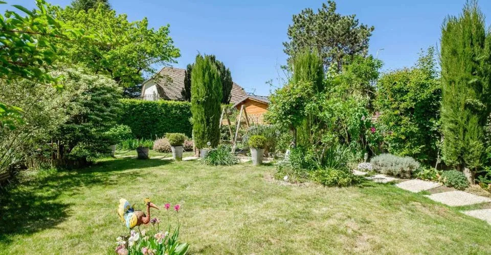 Exklusiv! Schönes Duplex mit Terrassen und eigenem Garten – Foto 12 von 23