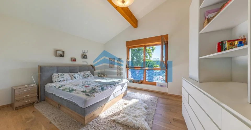 Haus im Doppelhausstil mit eigenem Garten im Herzen der Landschaft – Foto 17 von 25