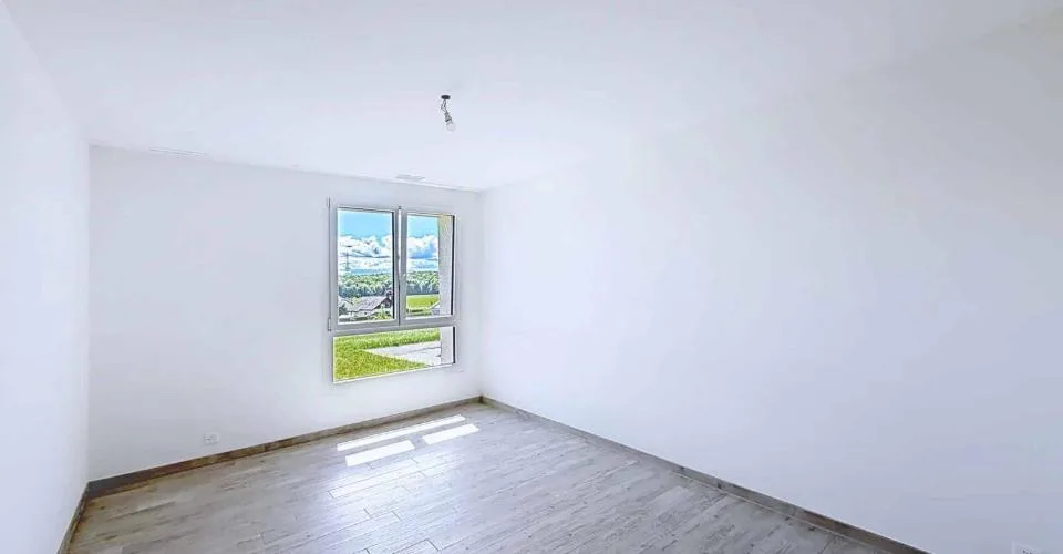 ESCLUSIVITÀ - Luminoso appartamento di 3,5 locali con loggia – foto 5 di 18