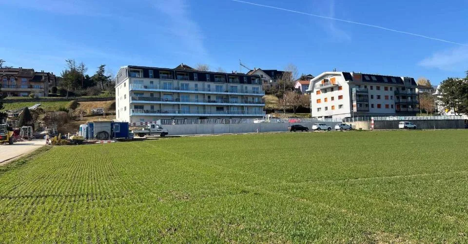 Magnifique appartement neuf de 4½ au rez supérieur avec balcon et vue dégagée – foto 9 di 21