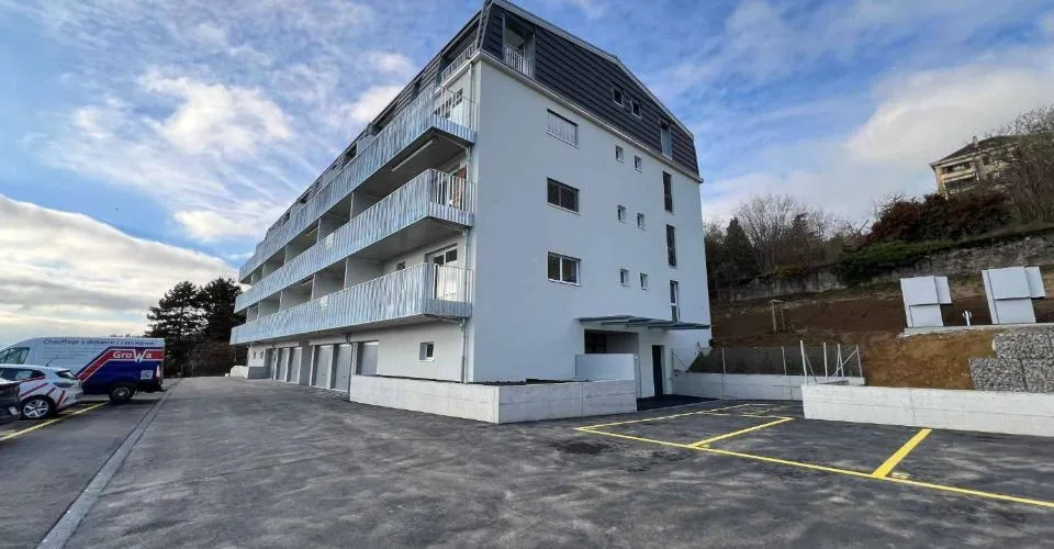 Magnifique appartement neuf de 4½ au rez supérieur avec balcon et vue dégagée – foto 8 di 21