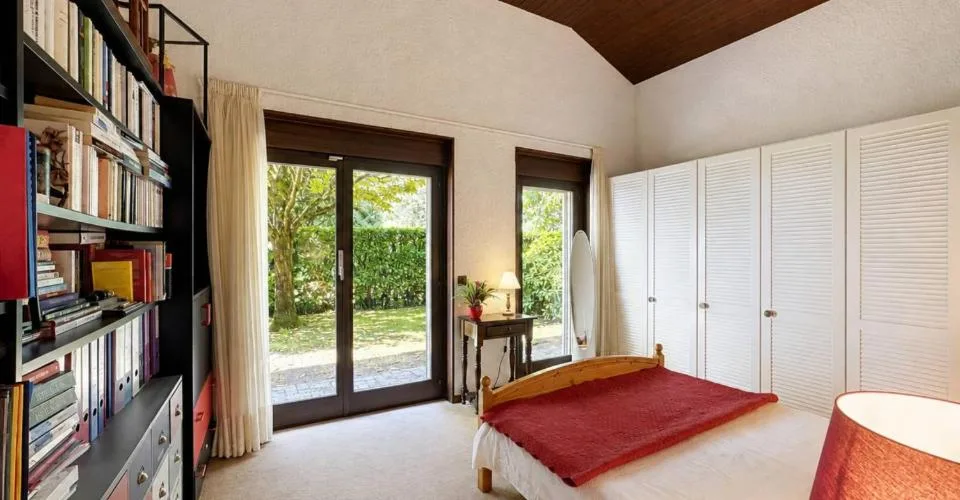 Villa mit Ausblick auf den See und die Alpen in einem erhaltenen Umfeld – Foto 11 von 25