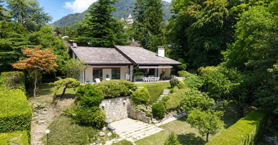 Villa mit Ausblick auf den See und die Alpen in einem erhaltenen Umfeld – Foto 5 von 25