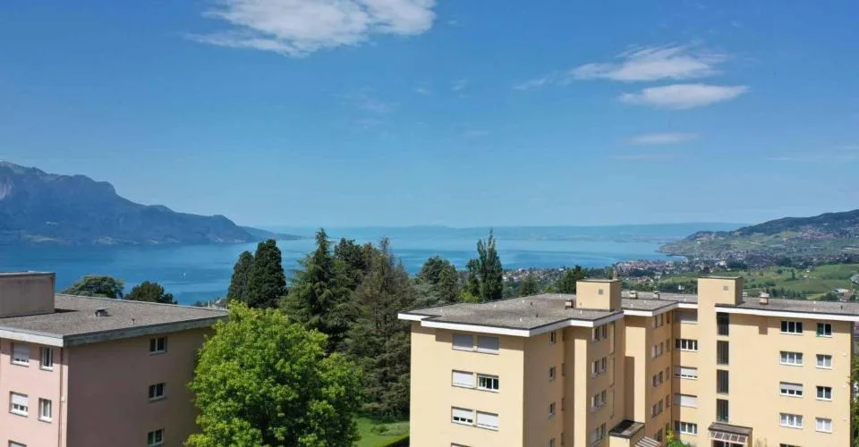 Auf der letzten Etage, 3.5-Zimmer-Wohnung mit Seeblick – Foto 7 von 18