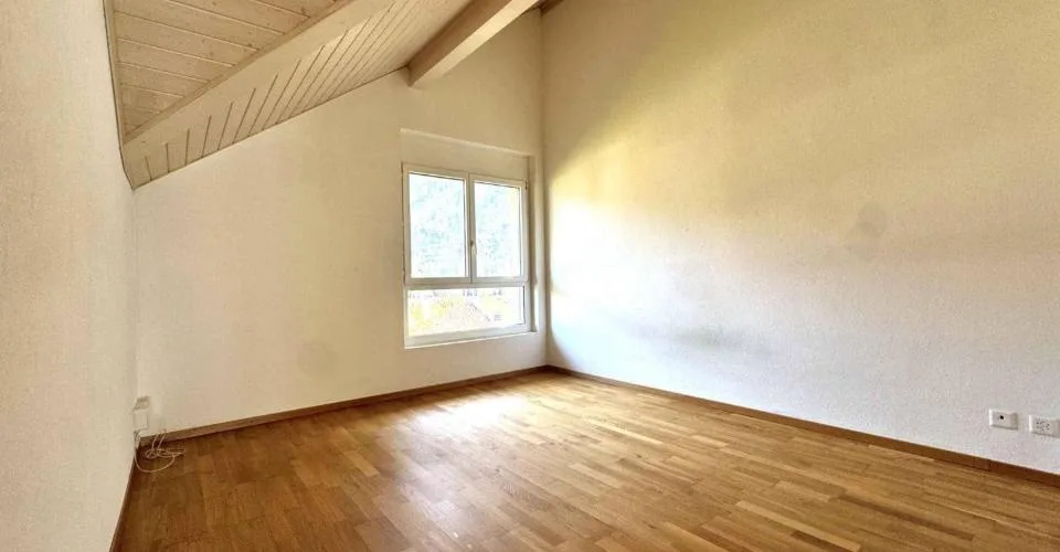 Bel attique de 4,5 pièces avec grande mezzanine – Foto 5 von 10