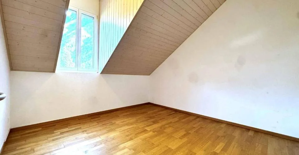 Bel attique de 4,5 pièces avec grande mezzanine – Foto 6 von 10