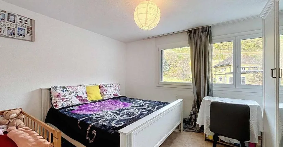 Wohnung 3.5 Zimmer mit schöner Aussicht auf die Berge – Foto 4 von 12