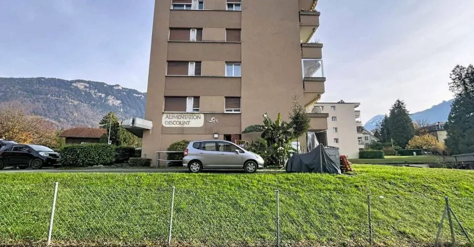 Wohnung 3.5 Zimmer mit schöner Aussicht auf die Berge – Foto 6 von 12
