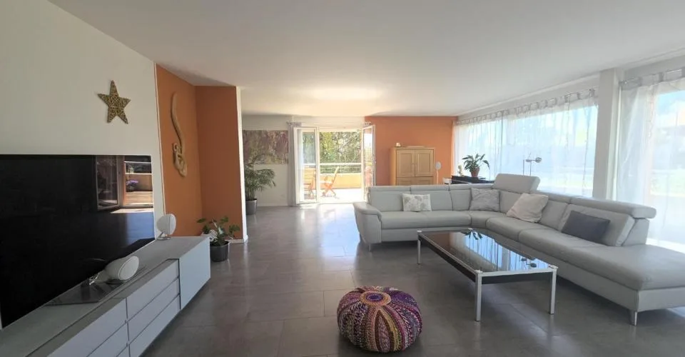 Magnifique , spacieur et lumineux 4.5 pces avec terrasse, balcon et vue dégagée