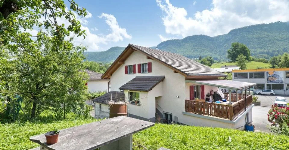 Grande maison de 6.5 pièces entièrement rénovée à l'entrée du village d'Eschert – photo 9 sur 14