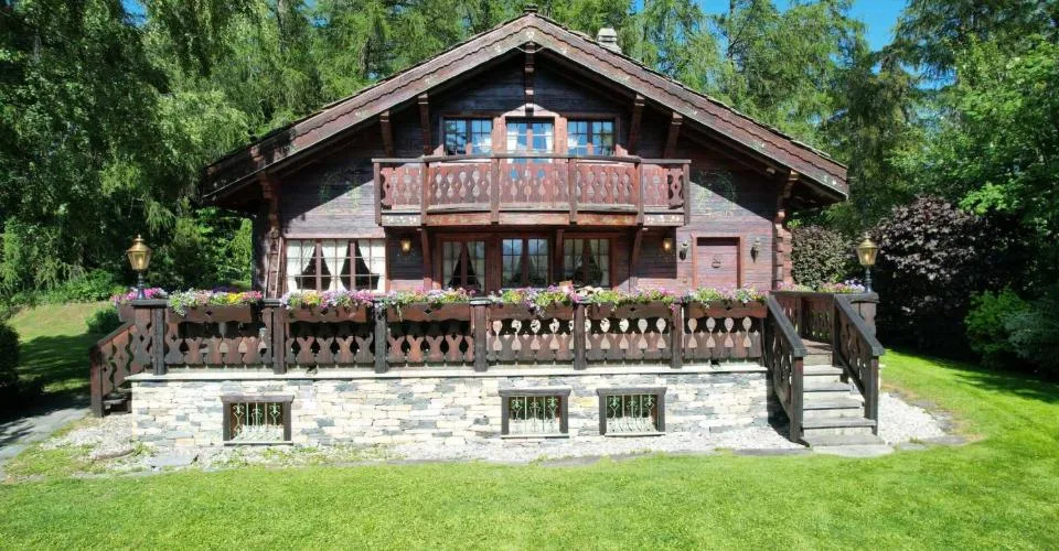 Splendido chalet con il suo mazot su una magnifica parcelle – foto 2 di 23