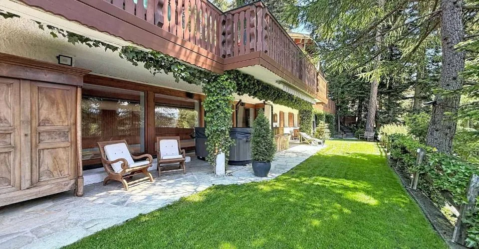 Prächtiges Chalet mit Pool und Spa, abgelegen – Foto 7 von 19